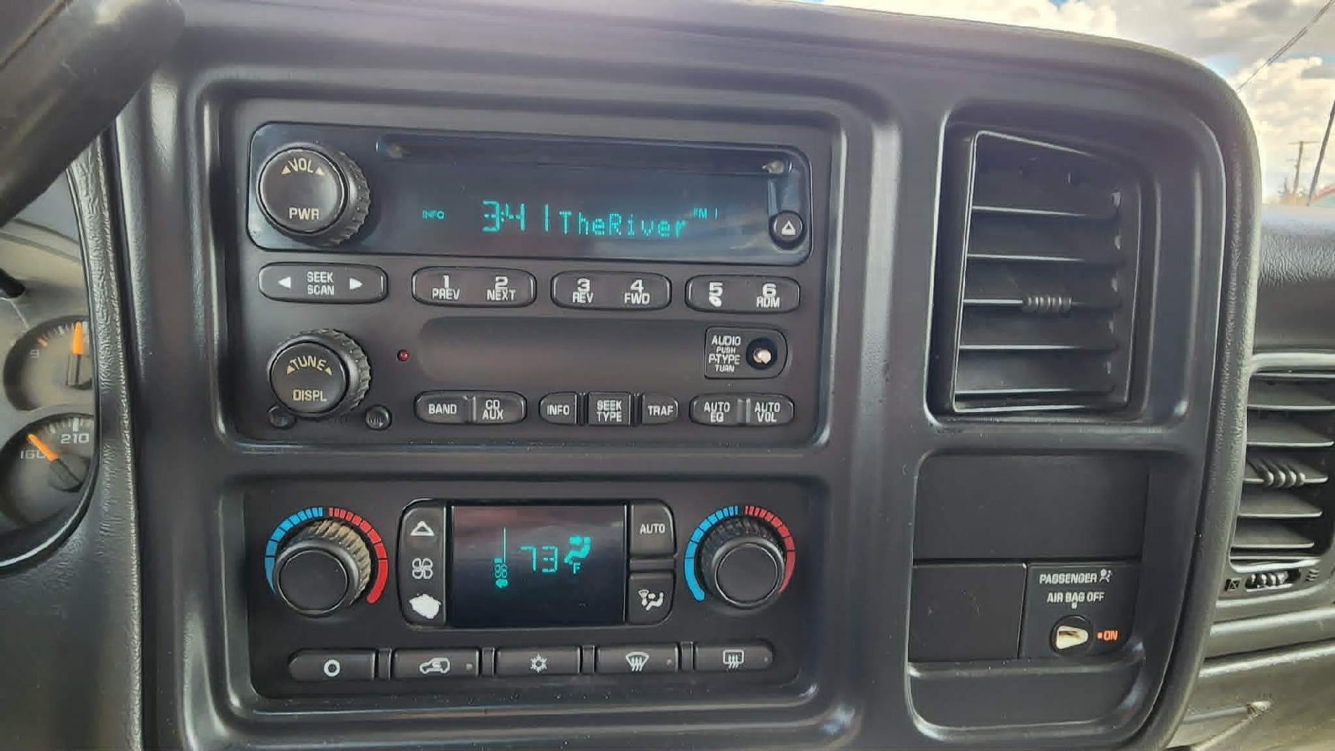 2004 Chevrolet Silverado 2500 HD LS