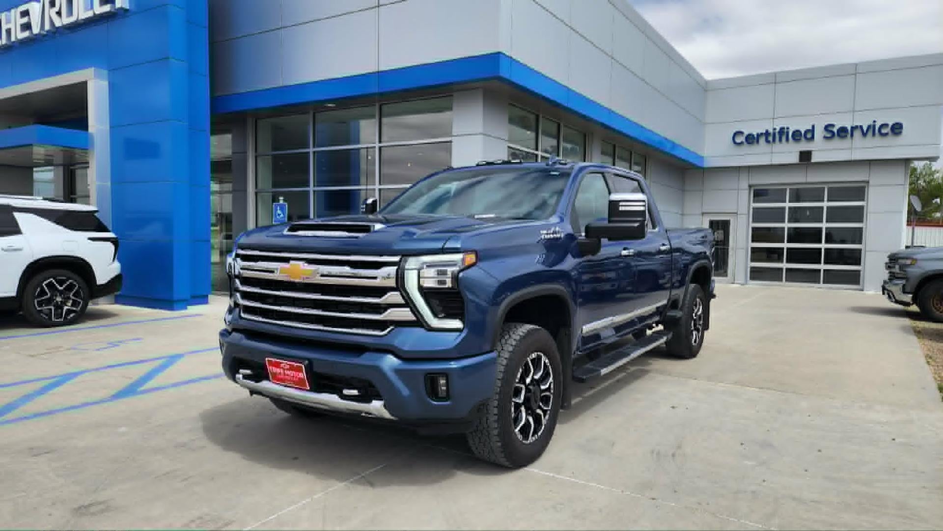 2024 Chevrolet Silverado HD High Country 4WD Crew Cab Standard Box's photo